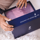 אות עם יהלום זהב אדום