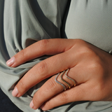 טבעת קשת יהלומים שחורים