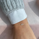 צמיד אות יהלומים