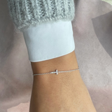 צמיד אות יהלומים