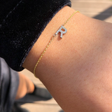 צמיד אות יהלומים