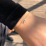 צמיד אות יהלומים