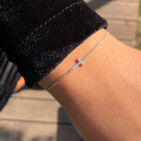 צמיד אות יהלומים