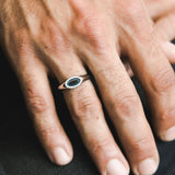 טבעת חותם לגבר יהלומים ואמייל