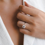 טבעת אירוסין כרמן 2 קראט - זהב לבן