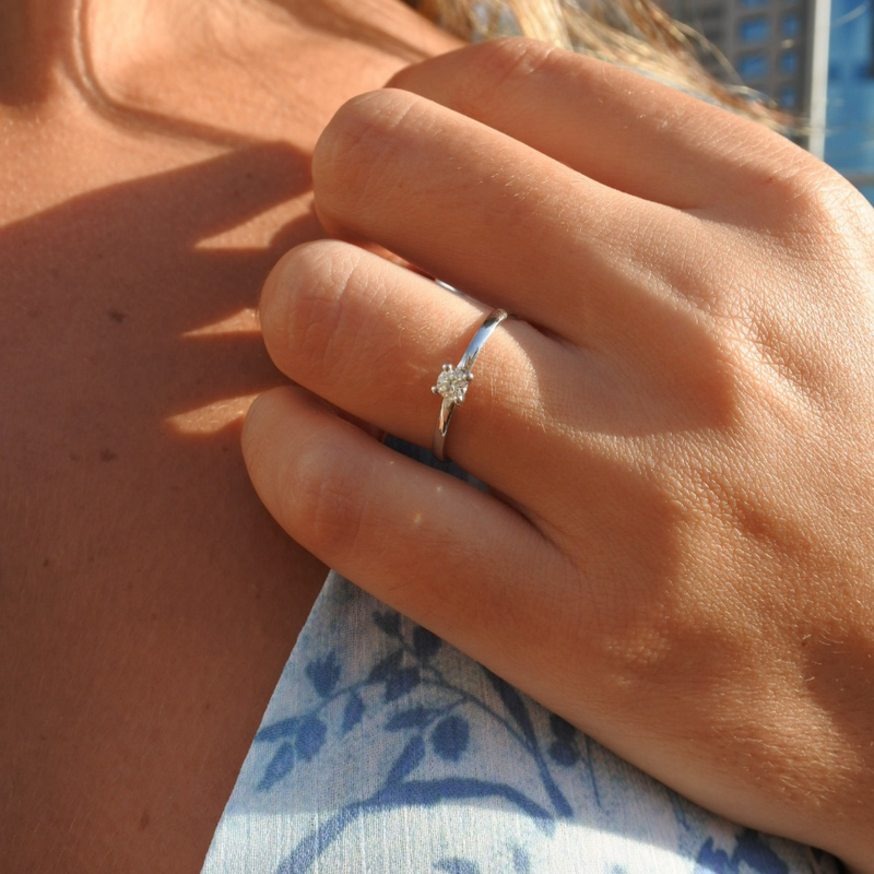 טבעת אירוסין אן זהב לבן
