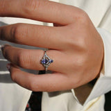 טבעת עם אבן חן ספיר לילך ויהלומים בזהב לבן One of A Kind